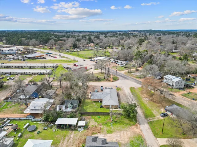 a view of residential houses with outdoor space