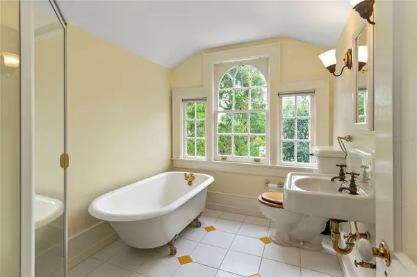 $2,710,000 | 705 Delaney Avenue, Orlando, FL 32801