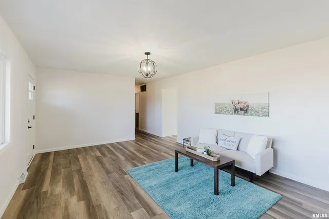 $224,900 | 17666 Highway 37, Johnston City, IL 62951