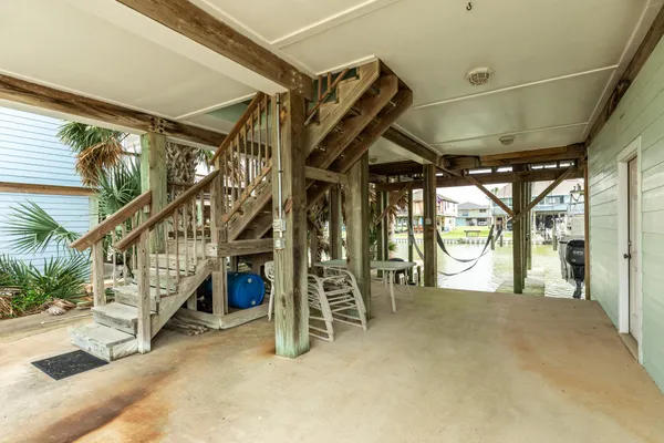 $385,000 | 139 Driftwood Road, Freeport, TX 77541