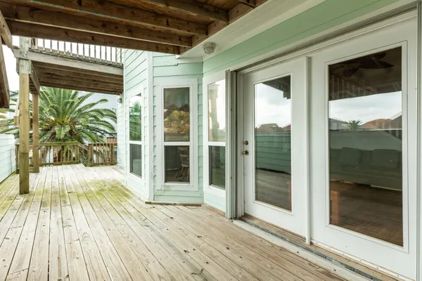 $385,000 | 139 Driftwood Road, Freeport, TX 77541