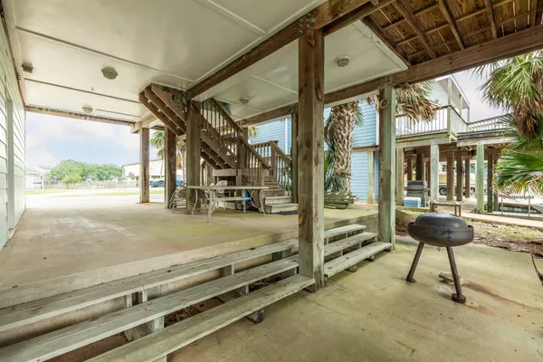 $385,000 | 139 Driftwood Road, Freeport, TX 77541