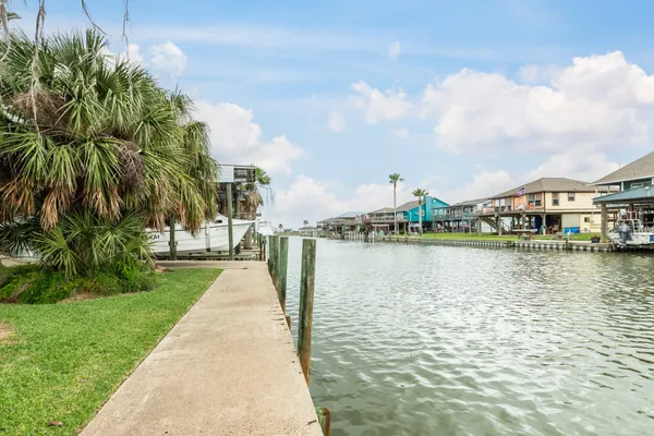 $385,000 | 139 Driftwood Road, Freeport, TX 77541