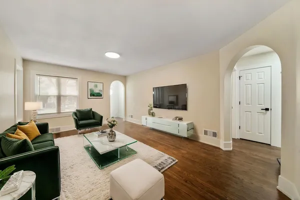 $299,900 | 10235 South Rhodes Avenue, Chicago, IL 60628