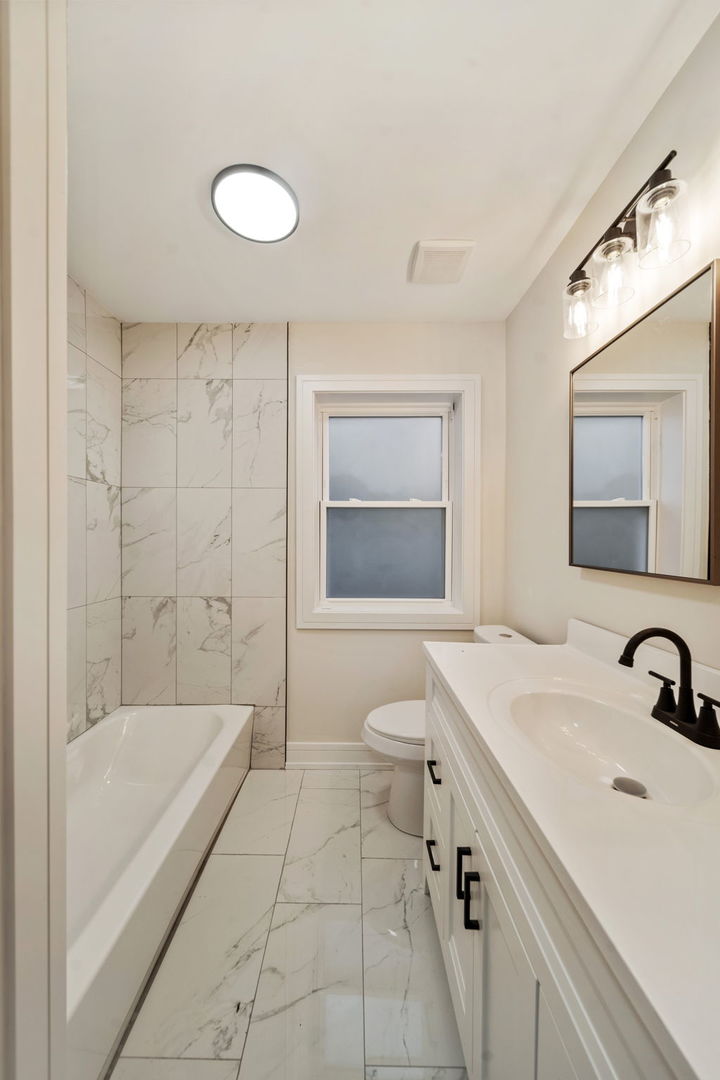 10235 South Rhodes Avenue Chicago, IL 60628 - Photo 22 of 45