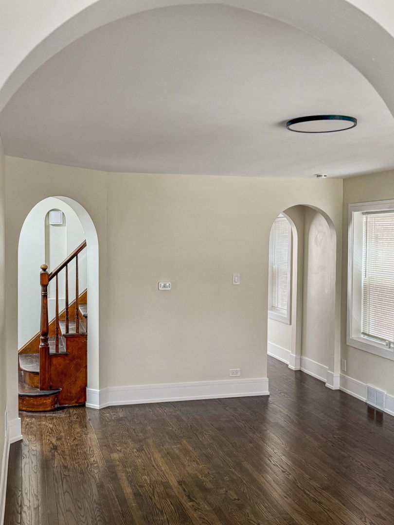 10235 South Rhodes Avenue Chicago, IL 60628 - Photo 27 of 45