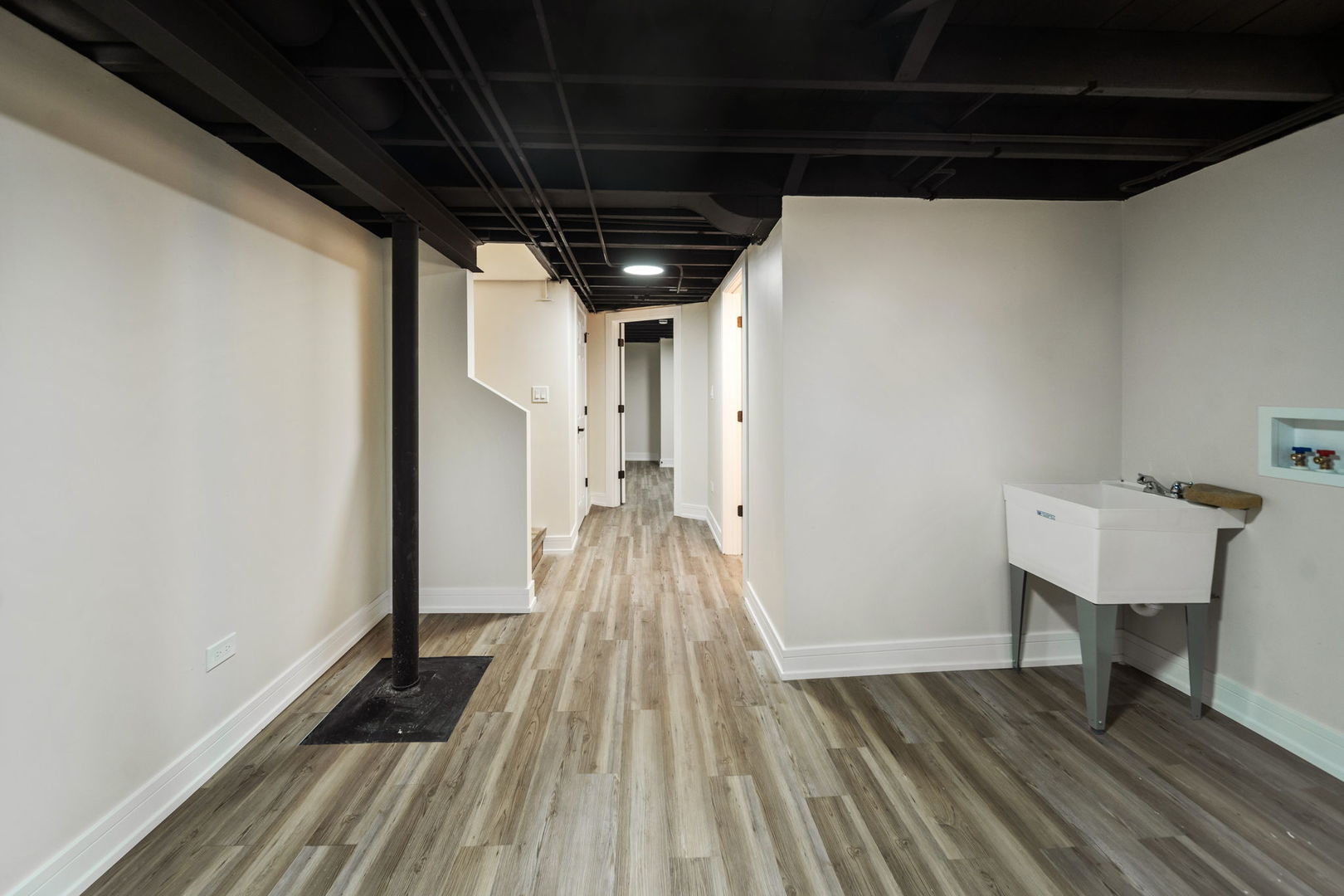 10235 South Rhodes Avenue Chicago, IL 60628 - Photo 35 of 45