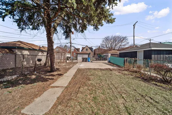 $299,900 | 10235 South Rhodes Avenue, Chicago, IL 60628