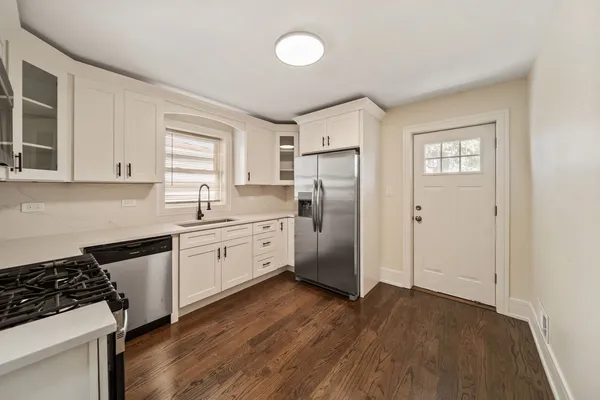 $299,900 | 10235 South Rhodes Avenue, Chicago, IL 60628