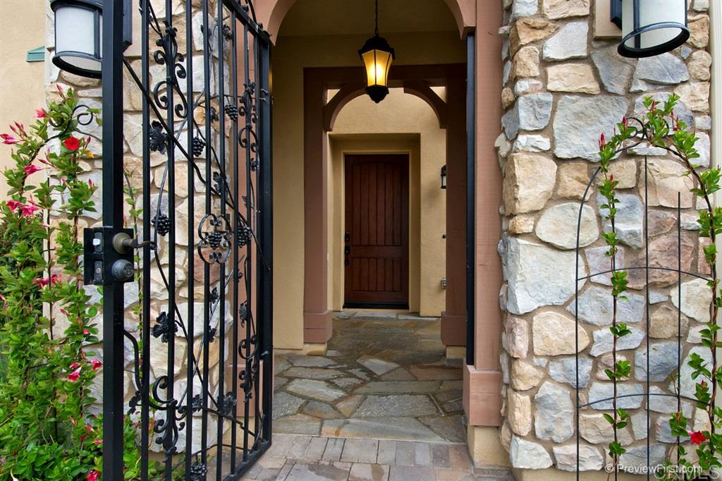 3236 Sitio Tortuga Carlsbad, CA 92009 - Photo 3 of 25