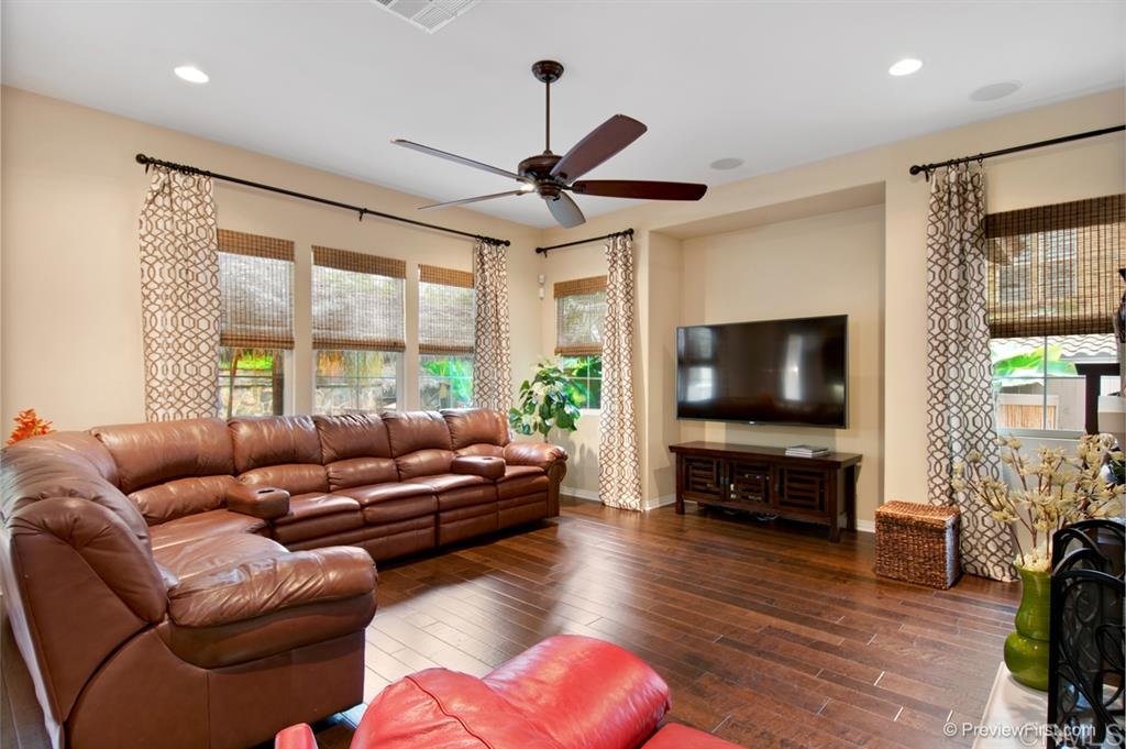 3236 Sitio Tortuga Carlsbad, CA 92009 - Photo 5 of 25