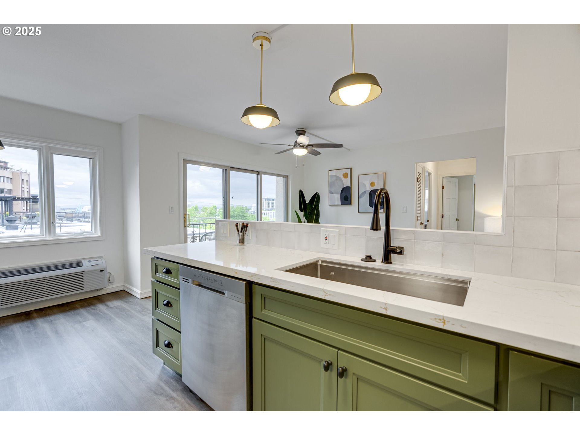 2021 Southwest Main Street, Unit 66 Portland, OR 97205 - Photo 18 of 41 Gallery Image 18