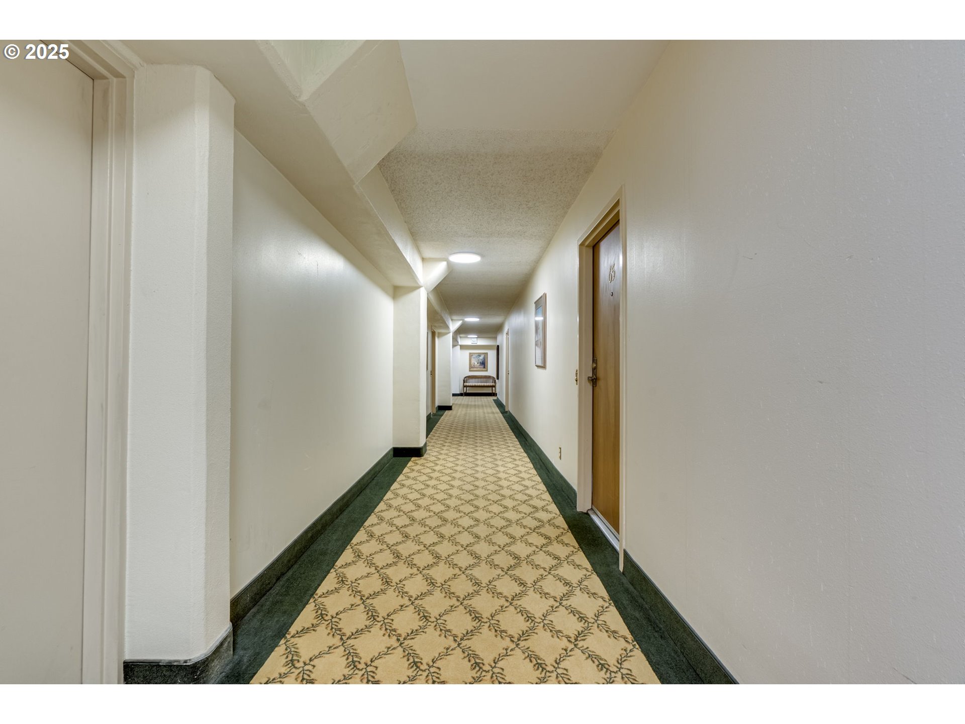 2021 Southwest Main Street, Unit 66 Portland, OR 97205 - Photo 4 of 41 Gallery Image 4