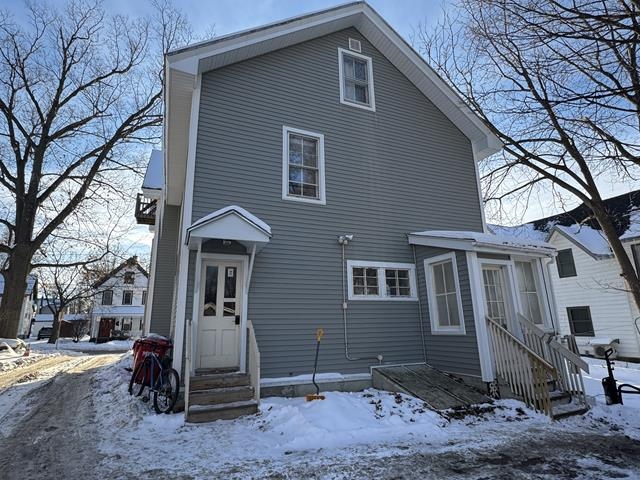 27 Upper Welden Street St. Albans, VT 05478 - Photo 2 of 7