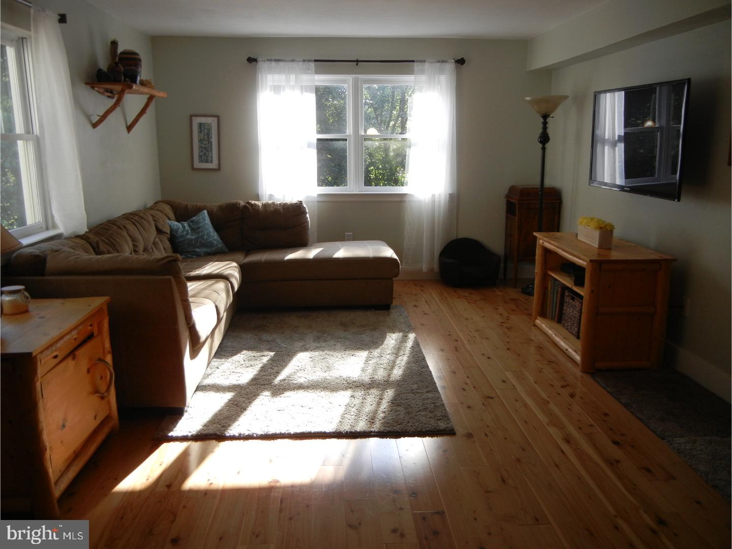 359 Mt Alverno Road Media, PA 19063 - Photo 4 of 24 Living Room