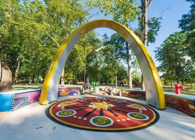 a view of a swimming pool with a sitting space