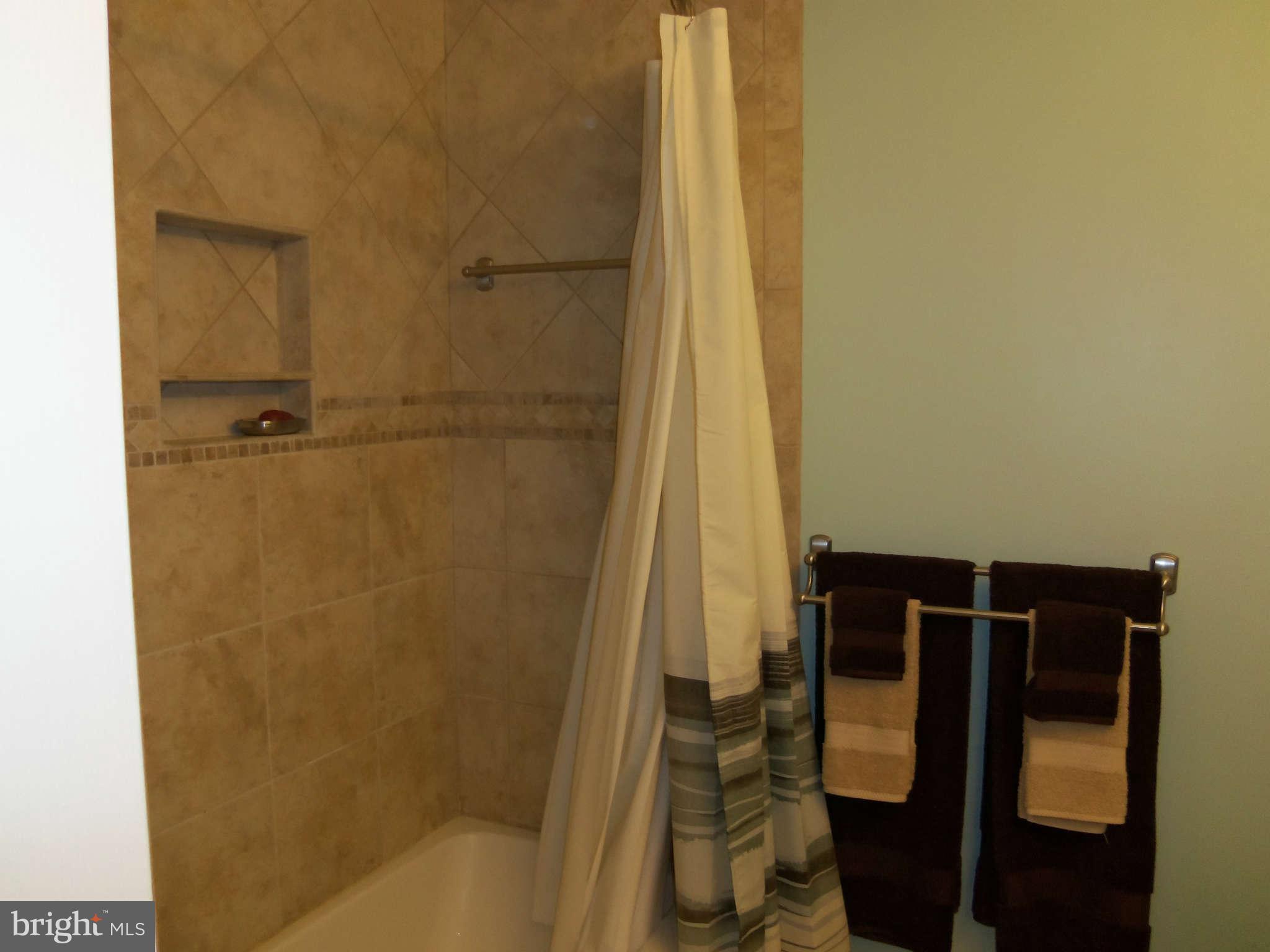 8407 High Ridge Road Ellicott City, MD 21043 - Photo 14 of 19 Bath
