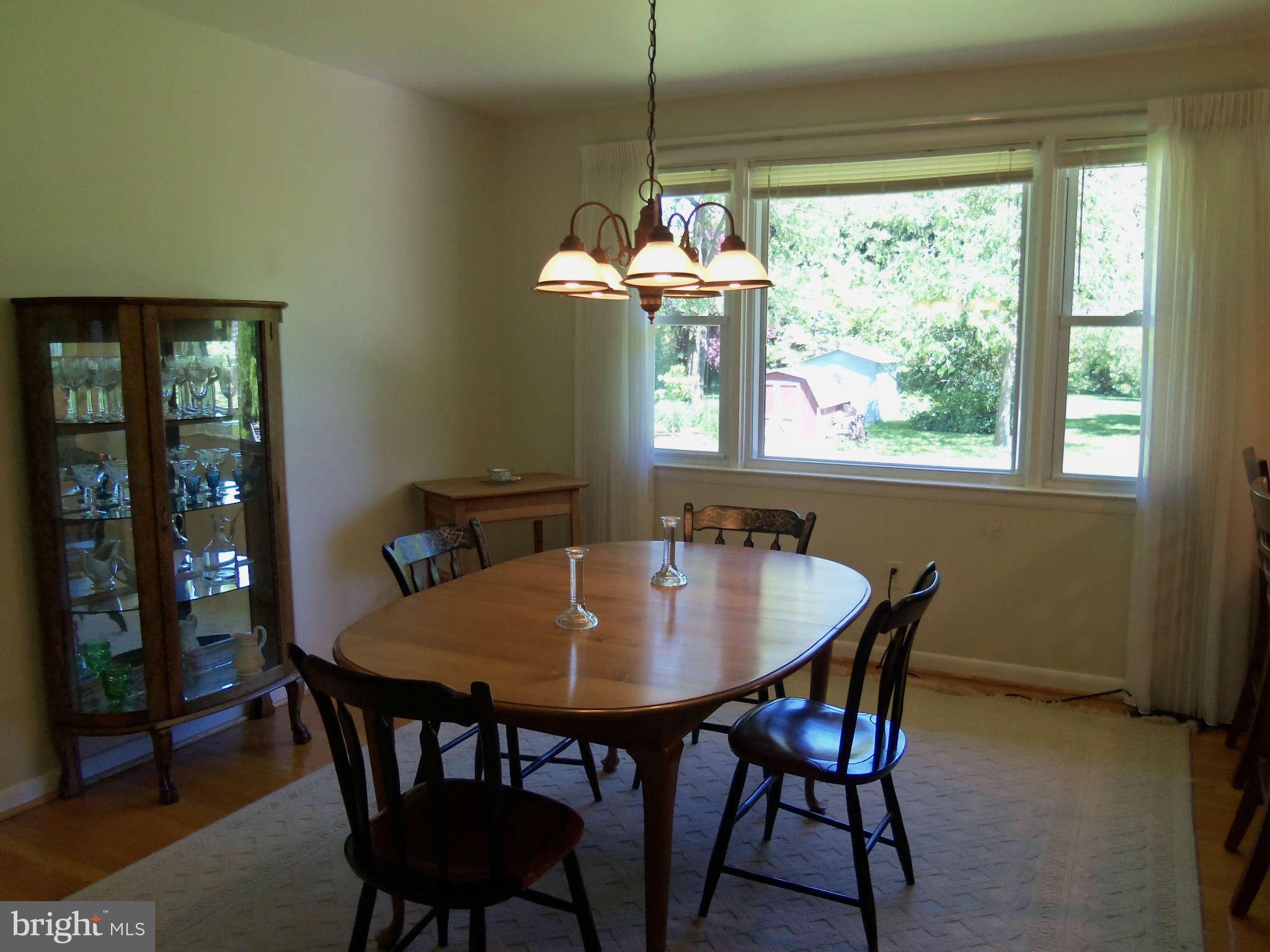 8407 High Ridge Road Ellicott City, MD 21043 - Photo 6 of 19 Dining Room