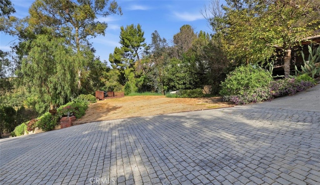 24300 Sylvan Glen Road Calabasas, CA 91302 - Photo 19 of 47
