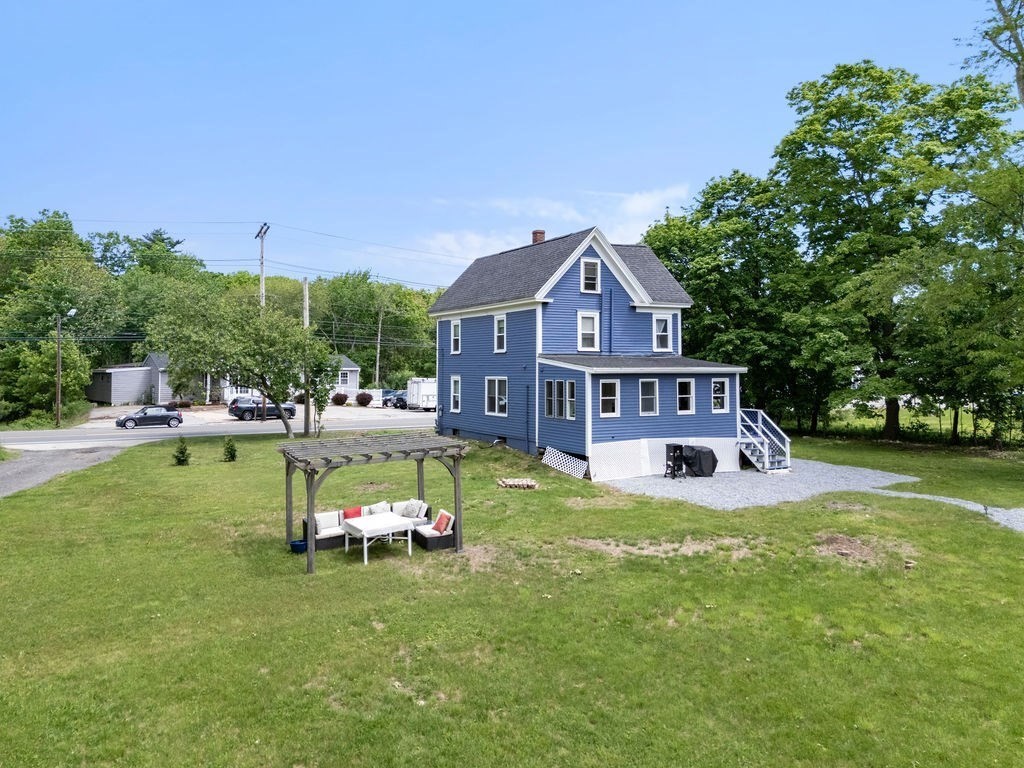 83 Elm Street Salisbury, MA 01952 - Photo 2 of 34