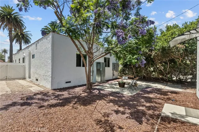 $1,400,000 | 1745 West 39th Street, Los Angeles, CA 90062