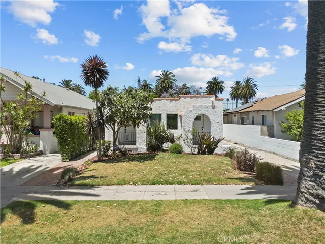 $1,400,000 | 1745 West 39th Street, Los Angeles, CA 90062