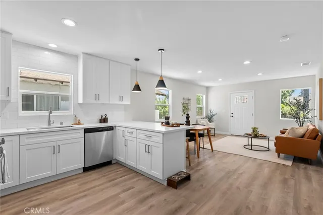 $1,400,000 | 1745 West 39th Street, Los Angeles, CA 90062