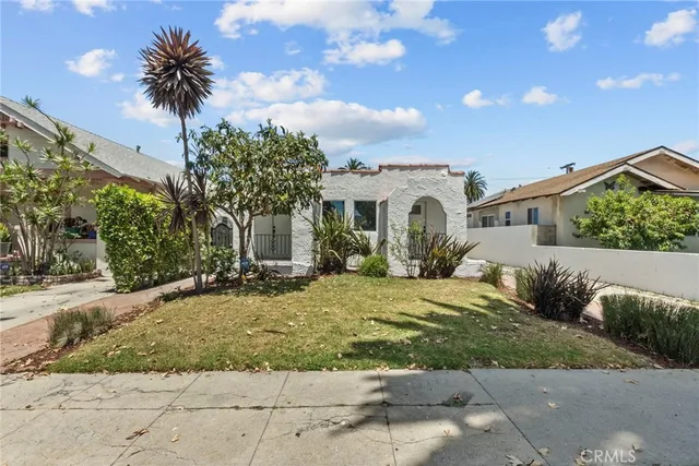 $1,400,000 | 1745 West 39th Street, Los Angeles, CA 90062