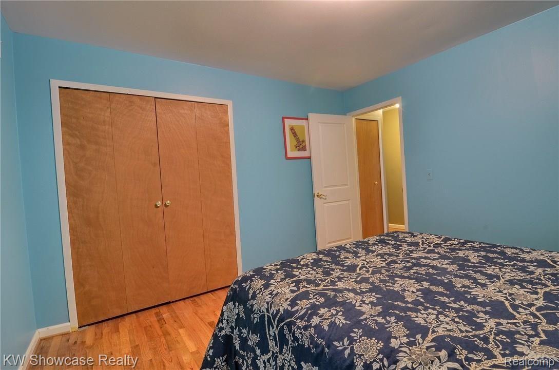 42916 Versailles Road Canton, MI 48187 - Photo 20 of 30 3rd_Bedroom_2nd_View.jpg