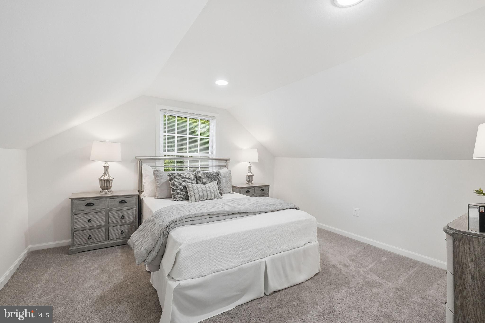 2828 West George Mason Road Falls Church, VA 22042 - Photo 25 of 36 Upper level bedroom #4