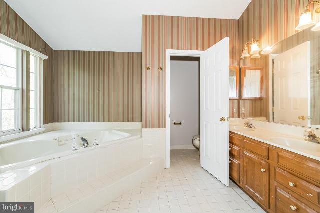 1650 Wickham Way Crofton, MD 21114 - Photo 10 of 14 Interior (General)