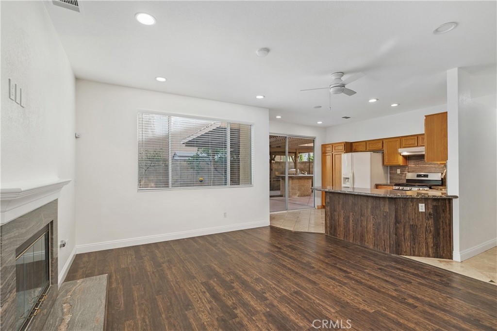 2 Tyler Place Irvine, CA 92602 - Photo 9 of 37