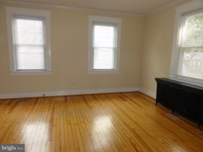 415 Cleveland Road Linthicum, MD 21090 - Photo 7 of 15 Living Room