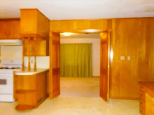 $169,000 | 513 North Exchange Street, Weimar, TX 78962