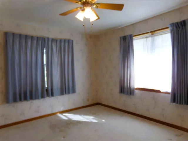 $169,000 | 513 North Exchange Street, Weimar, TX 78962