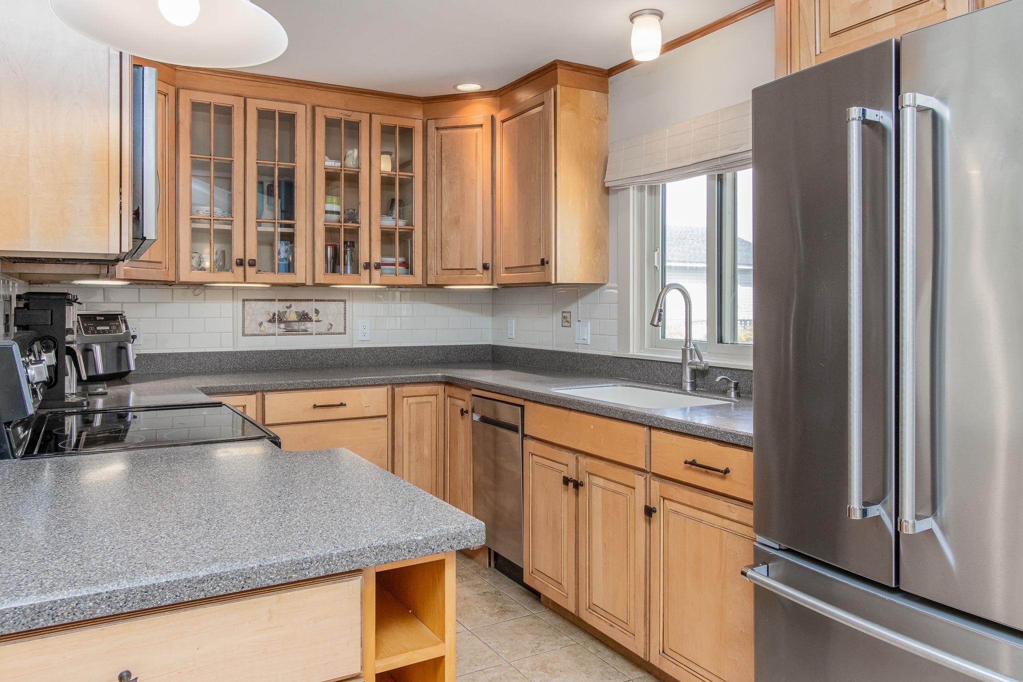 39 Dearborn Avenue Hampton, NH 03842 - Photo 13 of 48