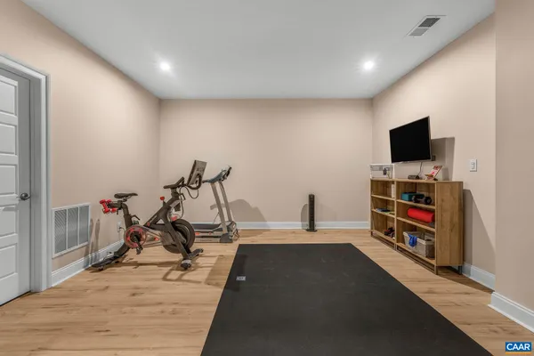 a view of yard with trees