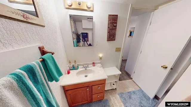 $385,000 | 791 Garner Drive, Lander, WY 82520