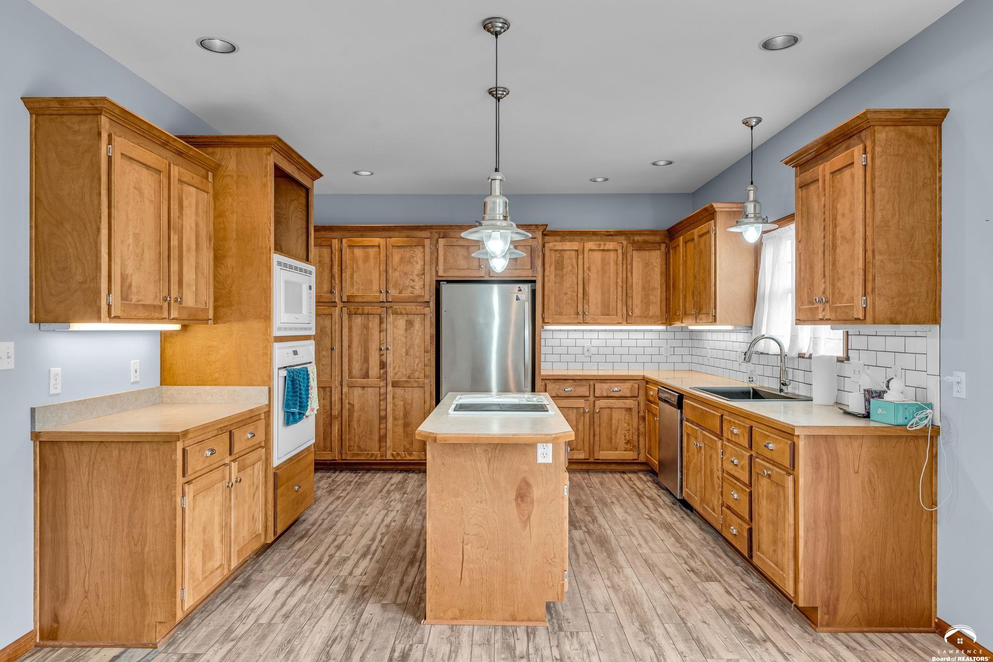 987 North 640 Road Baldwin City, KS 66006 - Photo 14 of 60