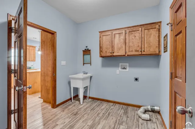 $598,000 | 987 North 640 Road, Baldwin City, KS 66006