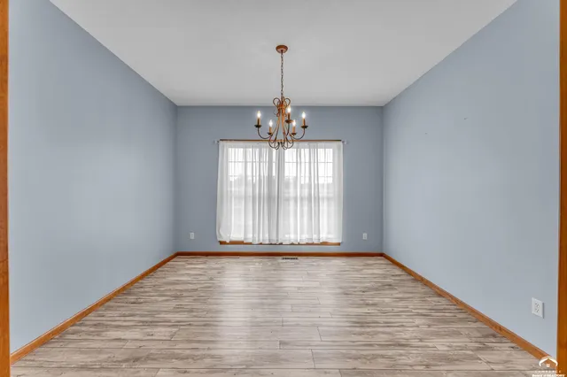 $598,000 | 987 North 640 Road, Baldwin City, KS 66006