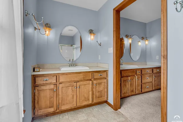 $598,000 | 987 North 640 Road, Baldwin City, KS 66006