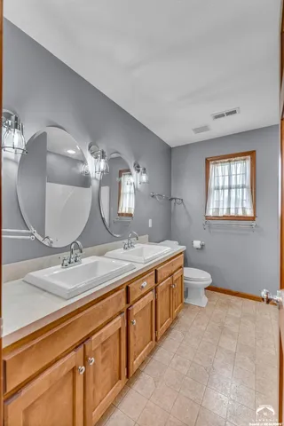 $598,000 | 987 North 640 Road, Baldwin City, KS 66006