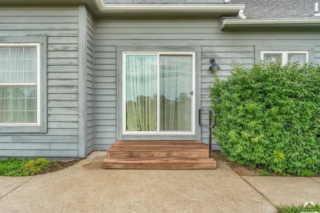 $598,000 | 987 North 640 Road, Baldwin City, KS 66006