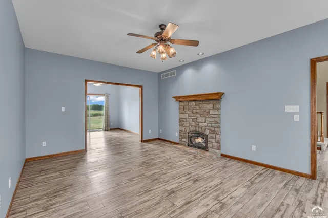 $598,000 | 987 North 640 Road, Baldwin City, KS 66006