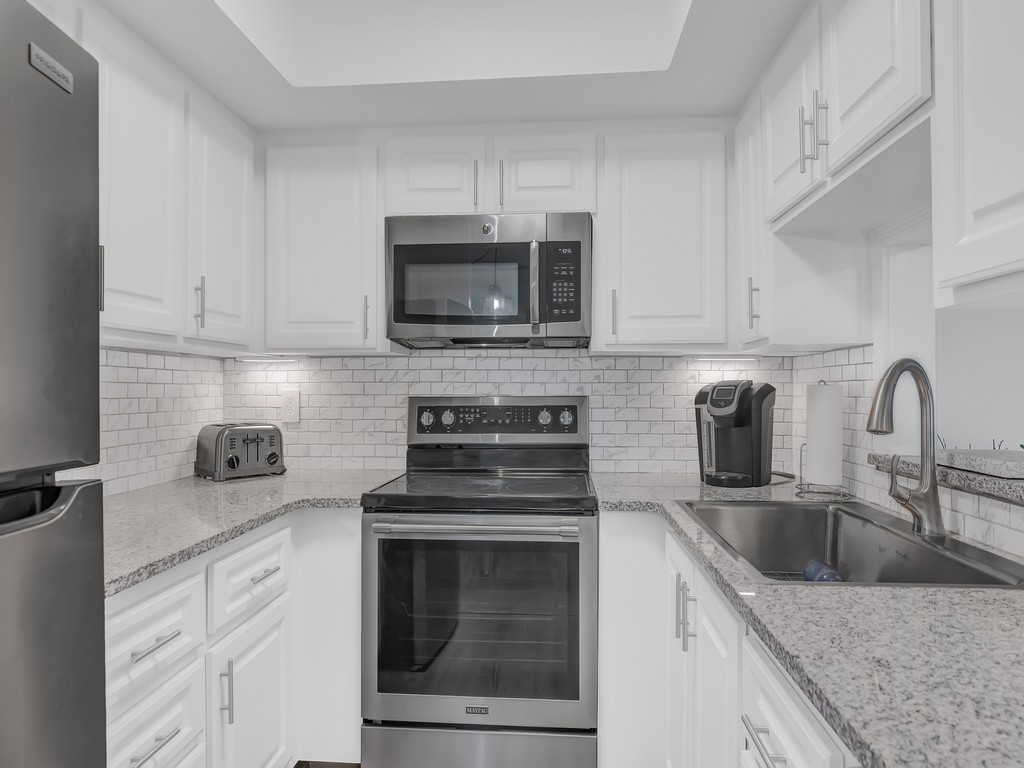 1860 Robalo Drive, Unit 203A Vero Beach, FL 32960 - Photo 4 of 36