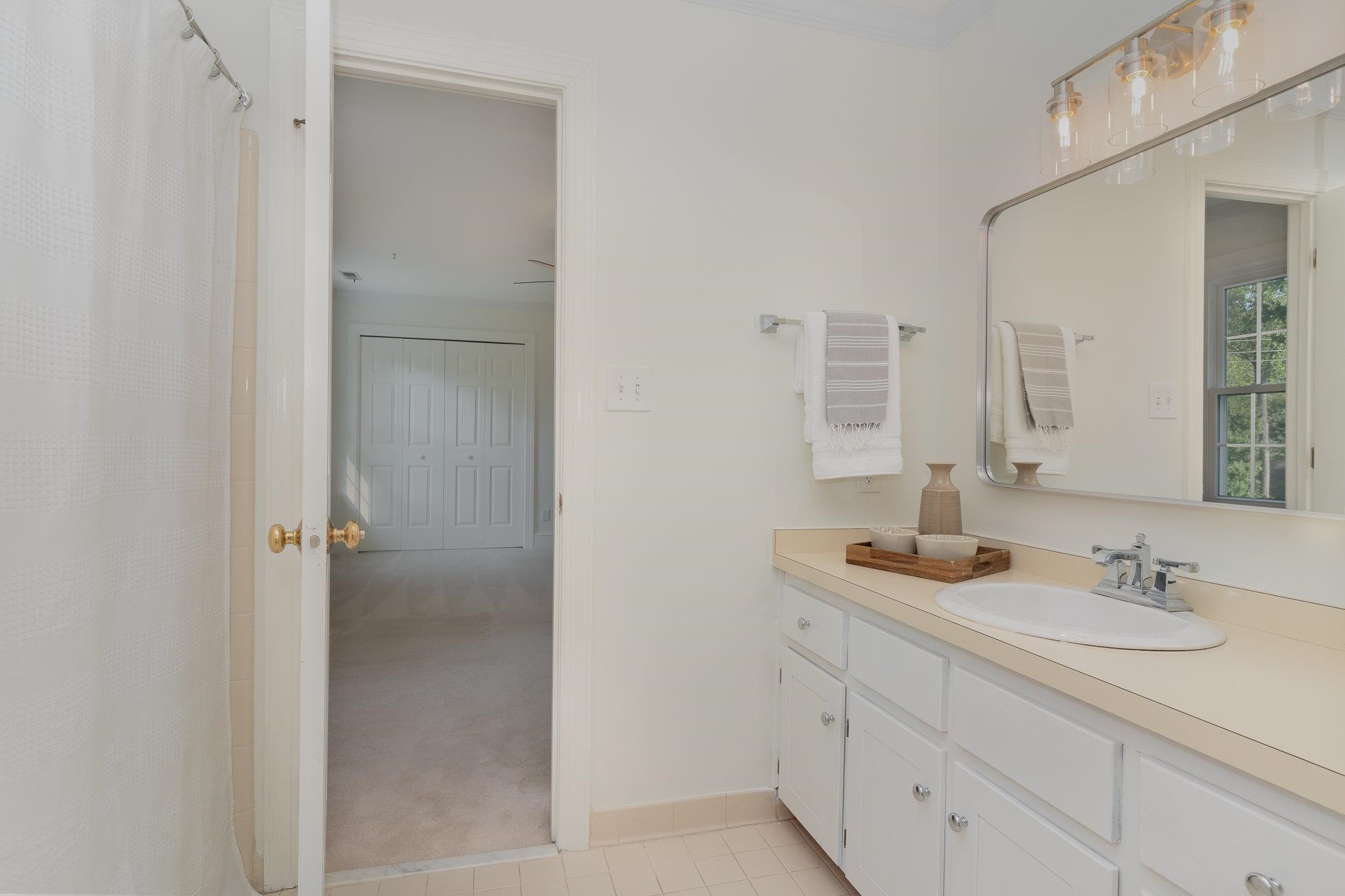 728 Malbay Lane Raleigh, NC 27615 - Photo 15 of 23 Jack & Jill Bath