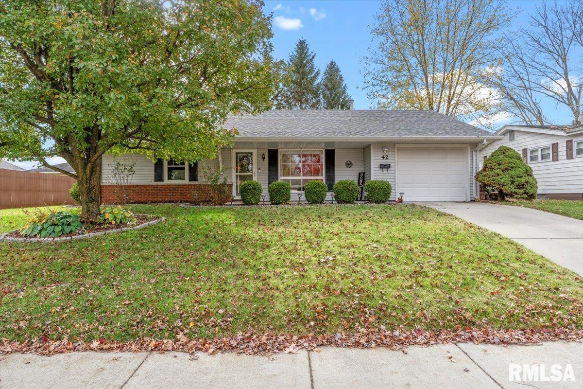42 Groton Drive Springfield, IL 62702 - Photo 1 of 36