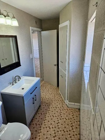 $435,000 | 100 Ave H, Hereford, TX 79045