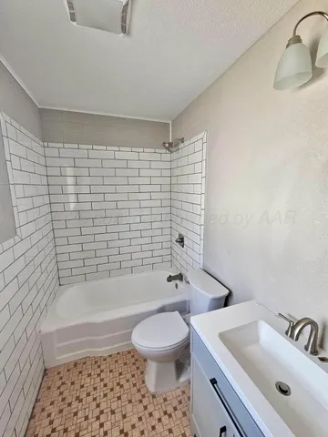 $435,000 | 100 Ave H, Hereford, TX 79045